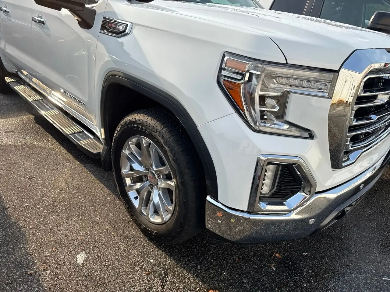 2021 GMC Sierra 4WD Crew Cab Short Box SLT photo 5