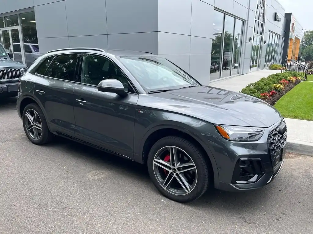 2024 Audi Q5 55 e Prestige's photo