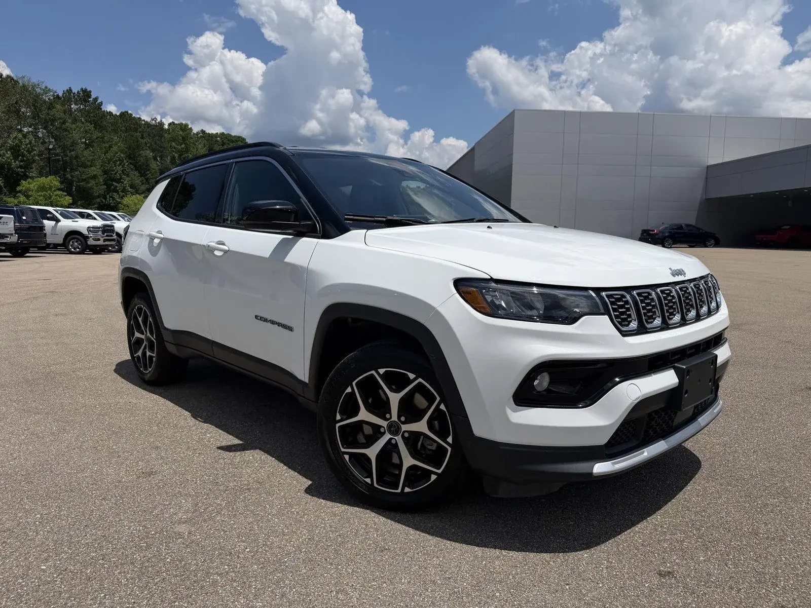 2025 Jeep Compass Limited 4X4 photo 3