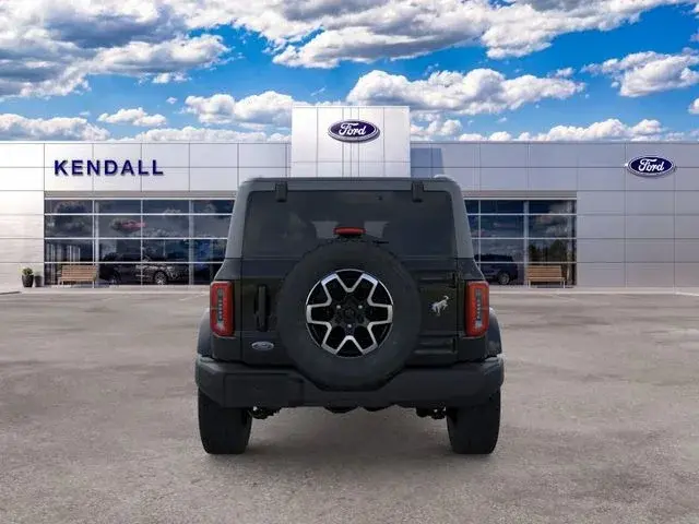 2026 Ford Bronco Outer Banks 4WD photo 5