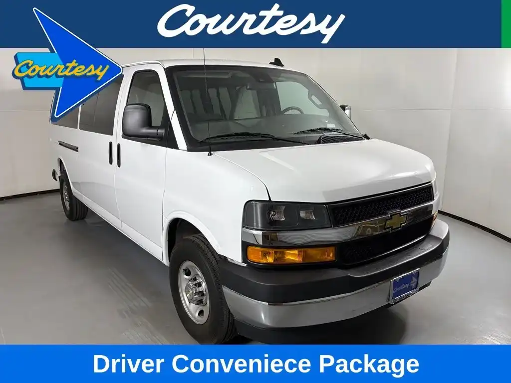 2024 Chevrolet Express 3500 LT Extended's photo