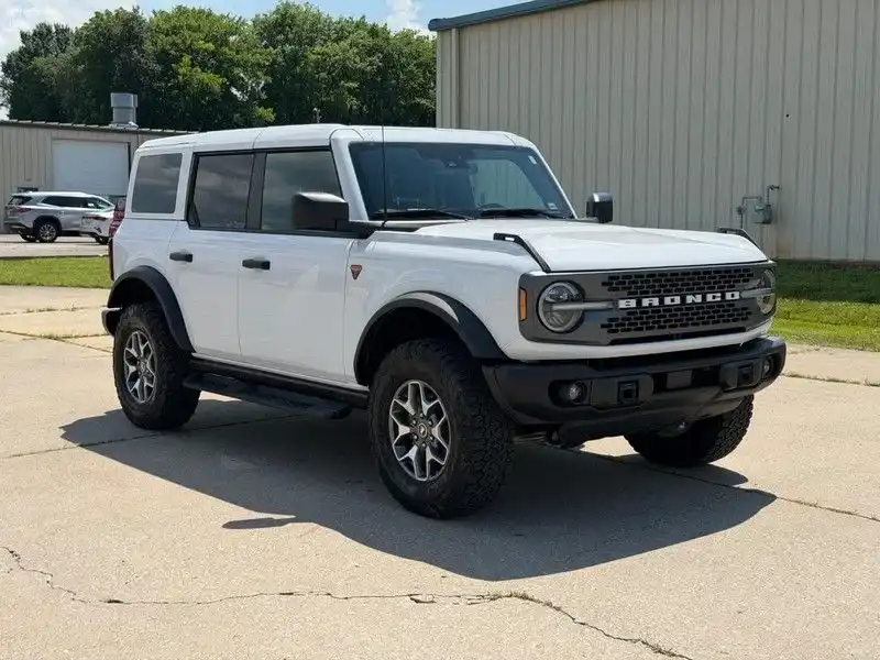 2025 Ford Bronco Badlands 4x4's photo