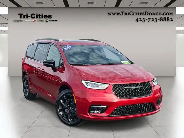 2026 Chrysler Pacifica Select AWD's photo