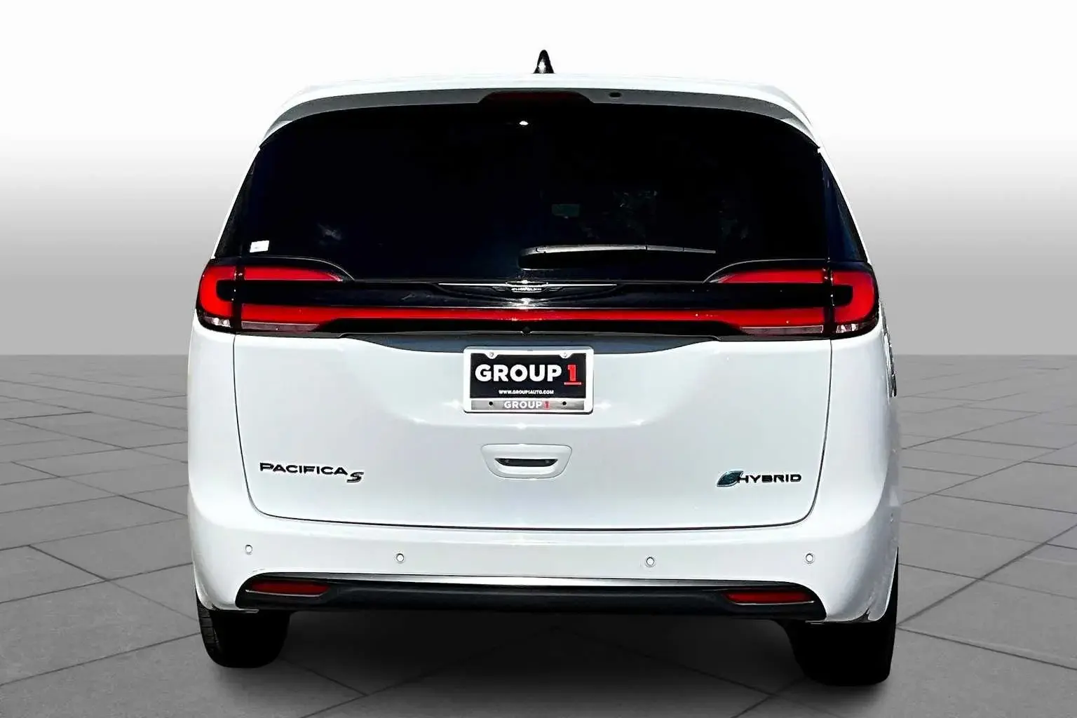 2024 Chrysler Pacifica Hybrid Select S-Appearance PHEV photo 5