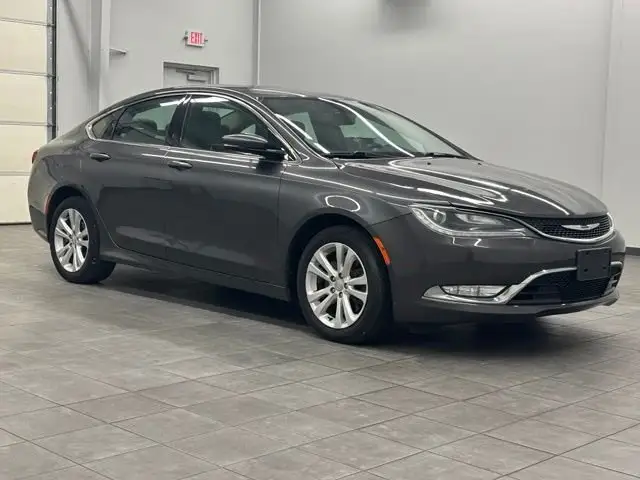 2015 Chrysler 200 C AWD photo 1