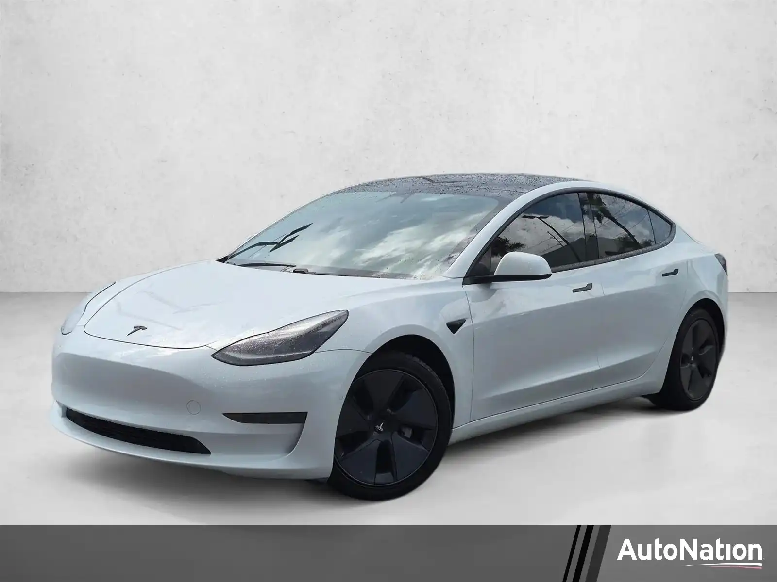 2021 Tesla Model 3 Standard Range Plus's photo
