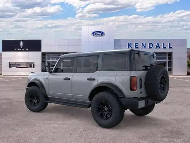 2026 Ford Bronco Outer Banks 4WD photo 4