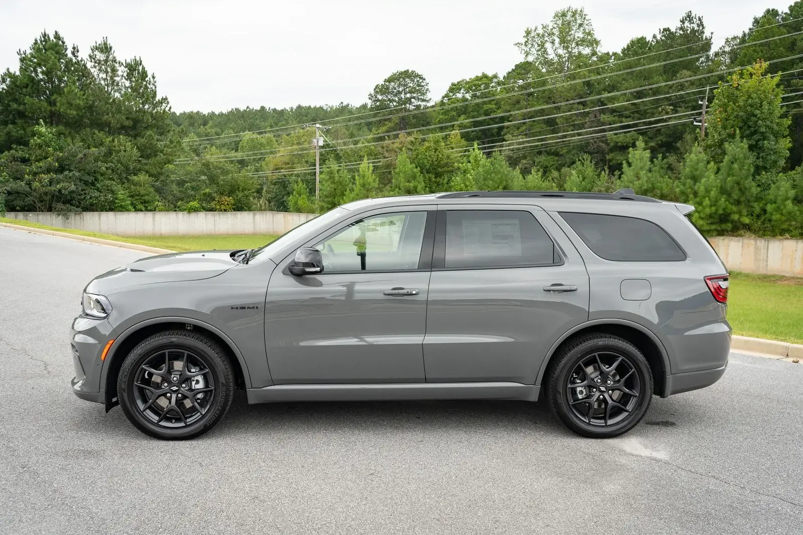 2027 Dodge Durango HEMI V8 GT AWD Plus photo 5