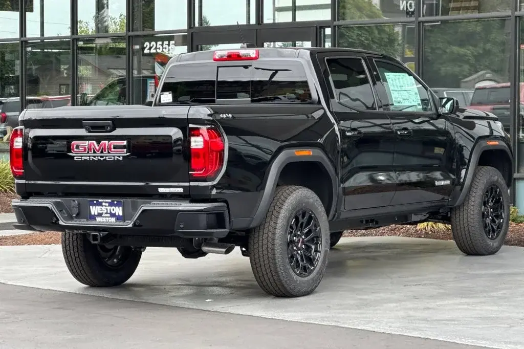 2026 GMC Canyon Elevation 4WD Crew Cab Short Box photo 4