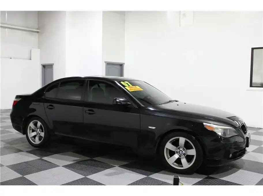 2007 BMW 5 Series 525i's photo