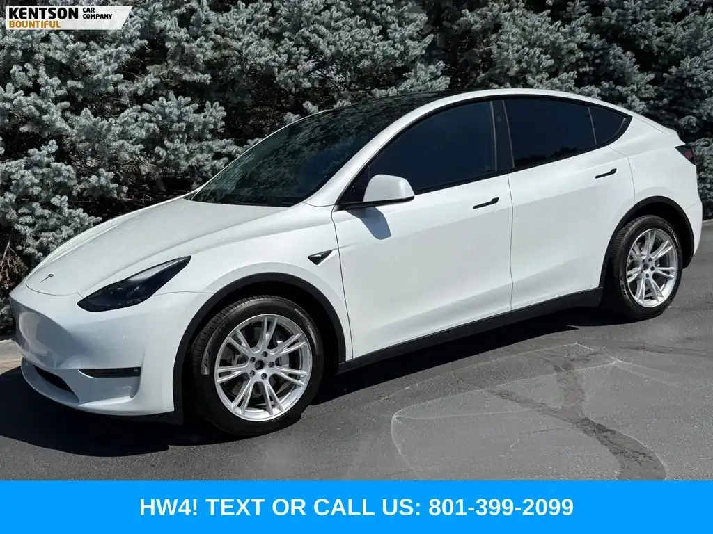 2023 Tesla Model Y Long Range Dual Motor All-Wheel Drive's photo