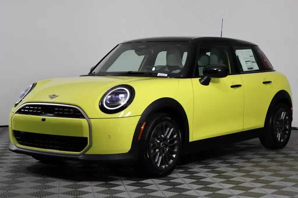 2026 MINI Hardtop Cooper S's photo