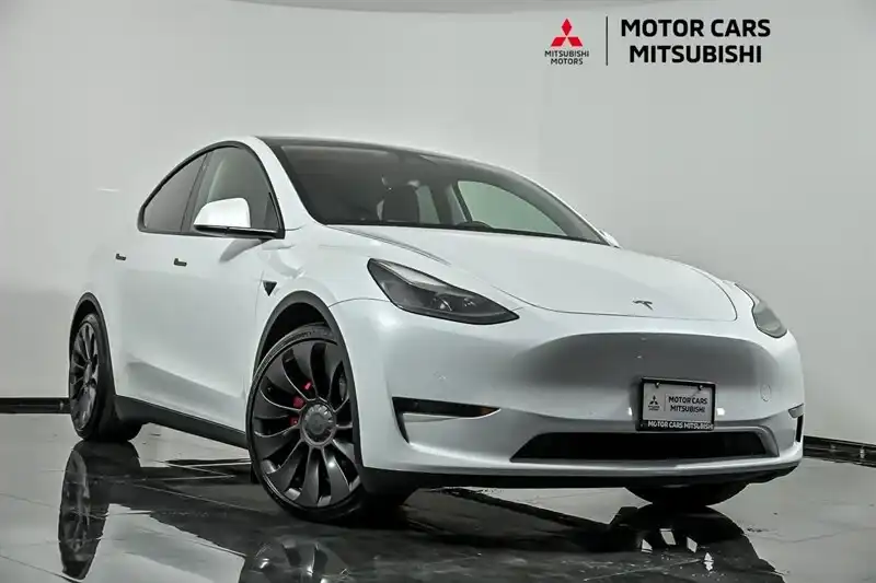 2022 Tesla Model Y Performance Dual Motor All-Wheel Drive's photo