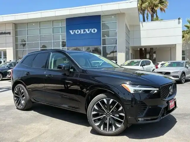2026 Volvo XC60 B5 Ultra Dark AWD's photo