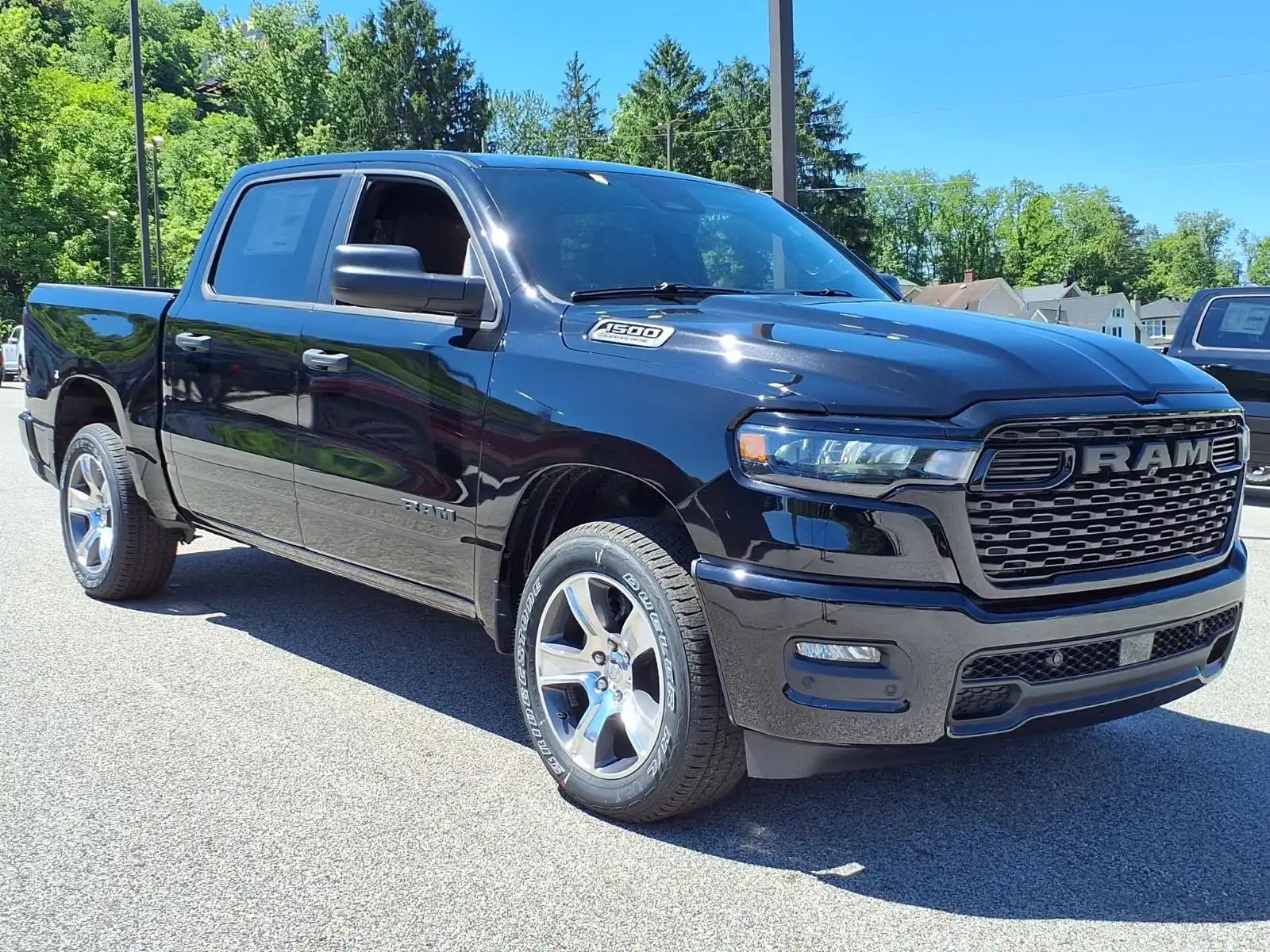 2026 RAM 1500 Express 4x4 Crew Cab 5'7's photo