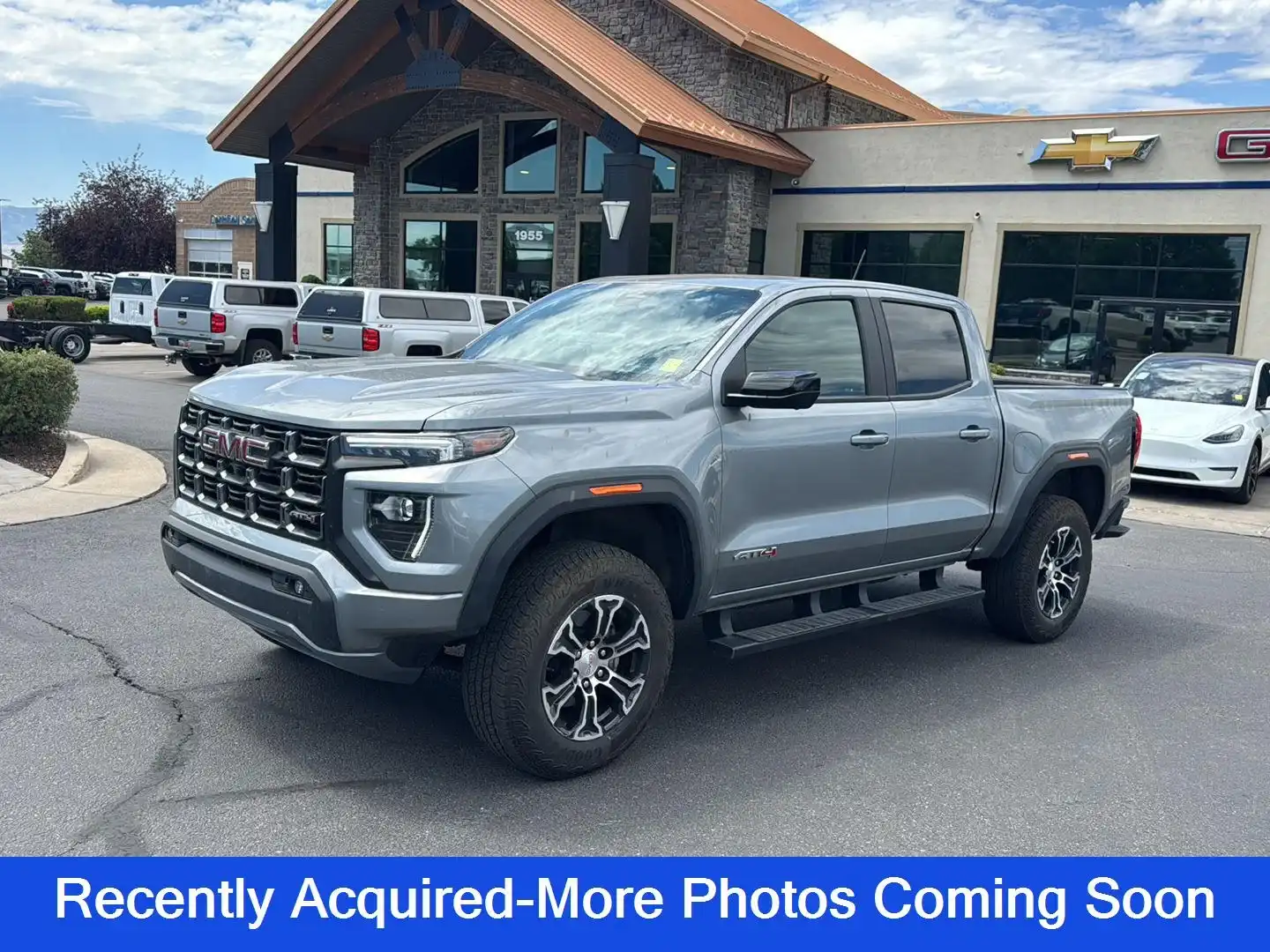 2024 GMC Canyon AT4 4WD Crew Cab Short Box's photo