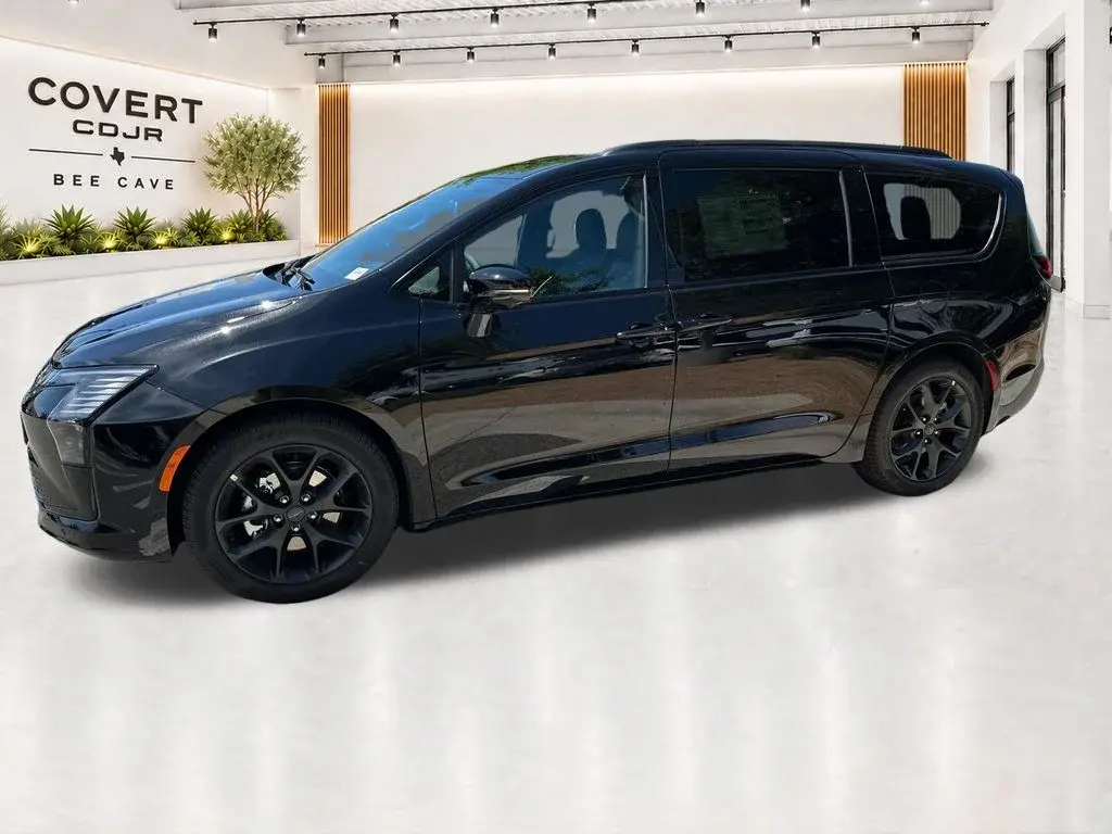 2027 Chrysler Pacifica Limited photo 5