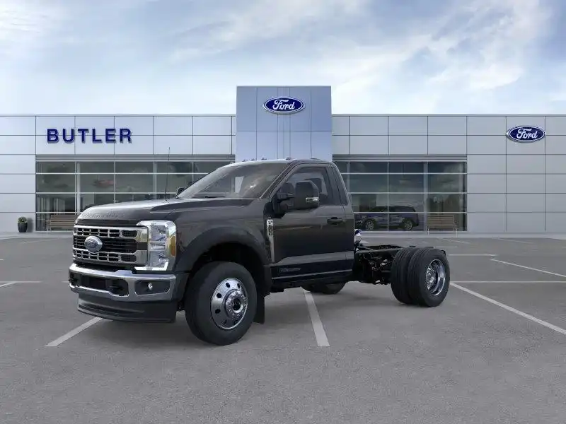 2026 Ford F-600 XLT 4x4 Regular Cab 145-In DRW's photo