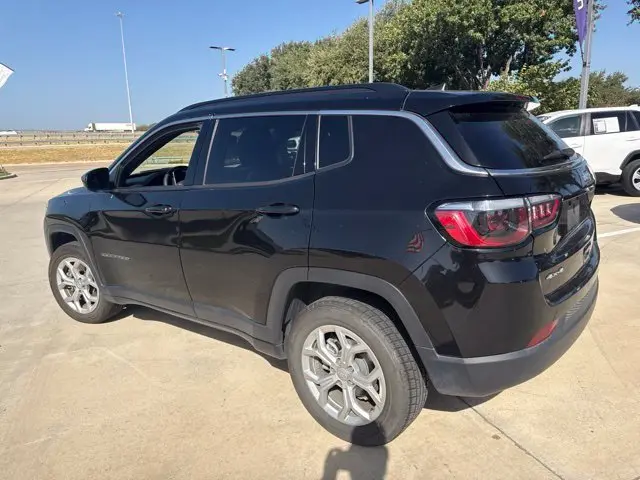 2024 Jeep Compass Latitude 4WD photo 5
