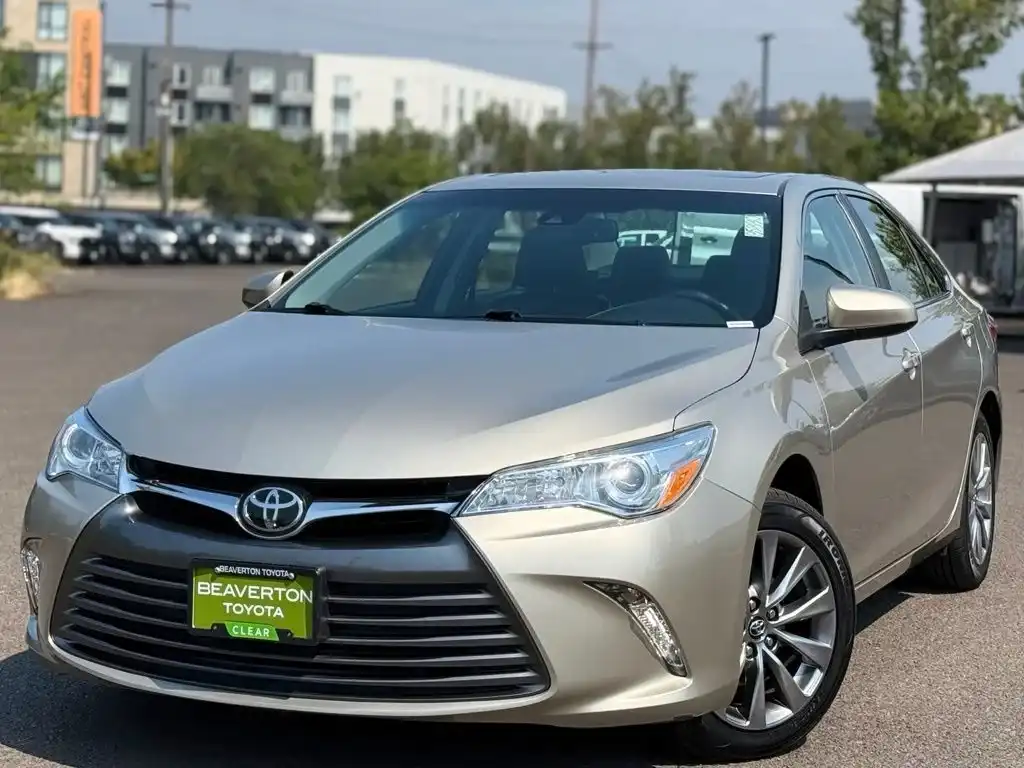 2016 Toyota Camry 2.5 Auto XLE's photo