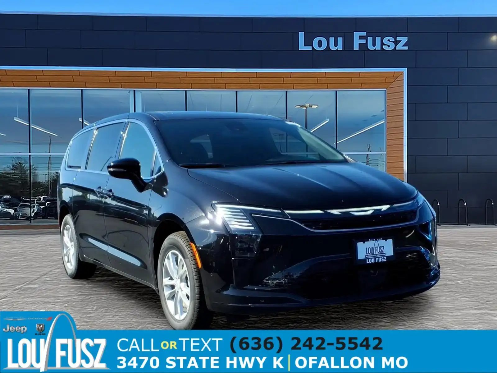 2027 Chrysler Pacifica Select AWD's photo