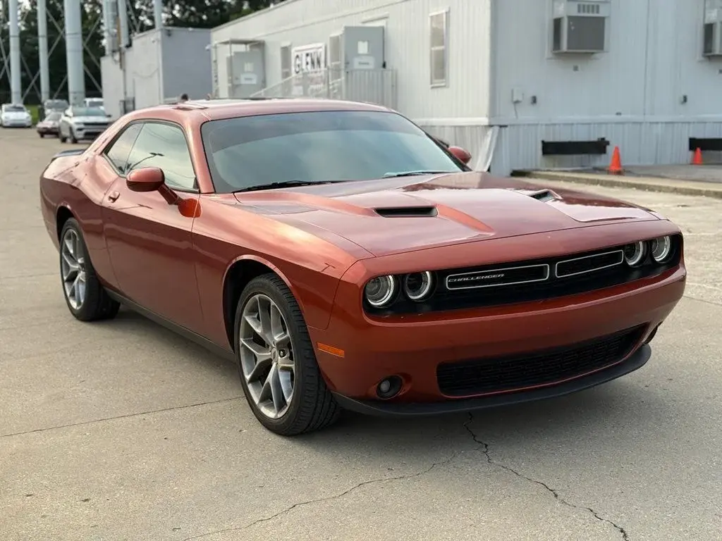 2023 Dodge Challenger SXT Auto photo 4