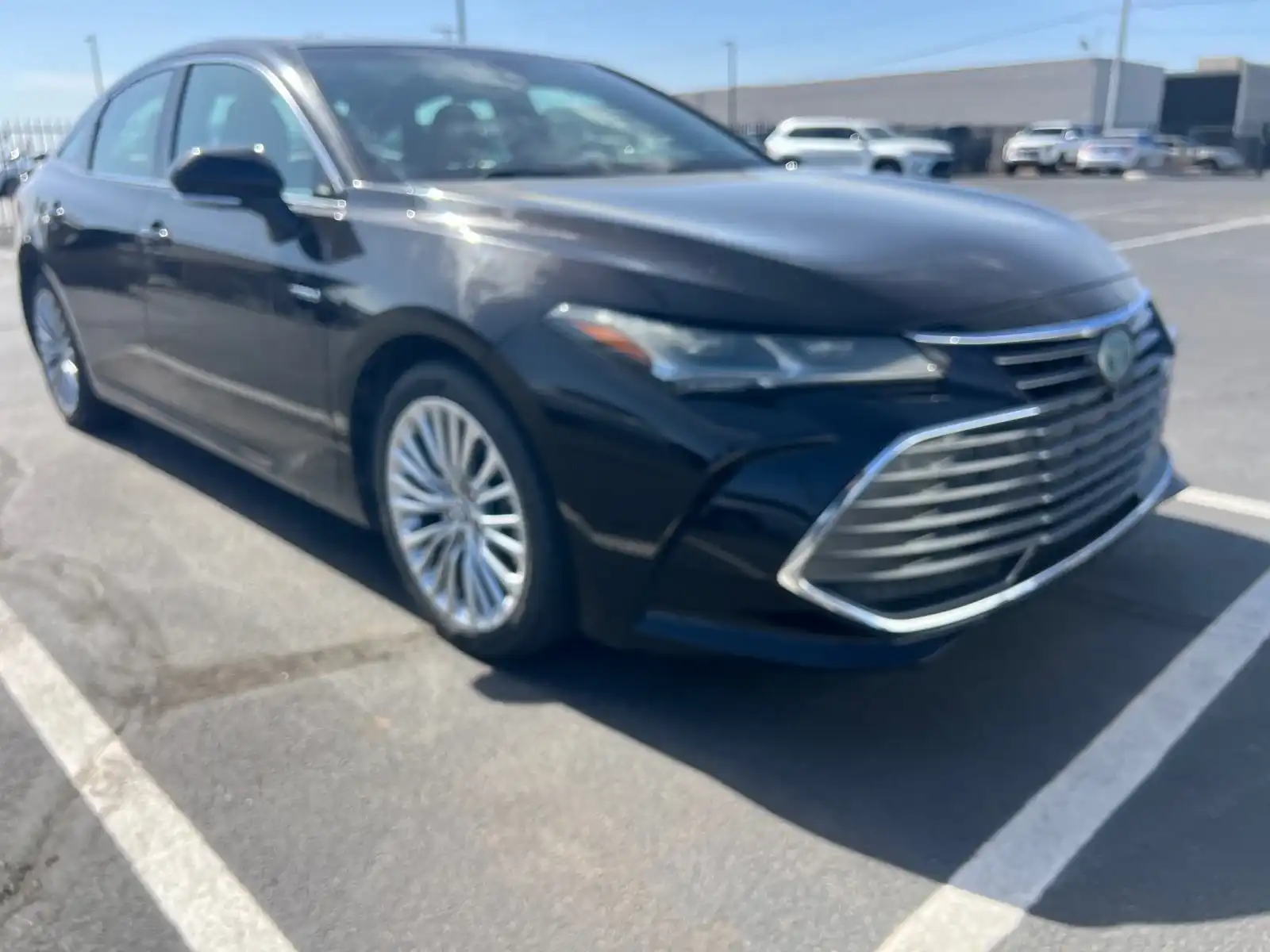 2020 Toyota Avalon Limited Hybrid's photo