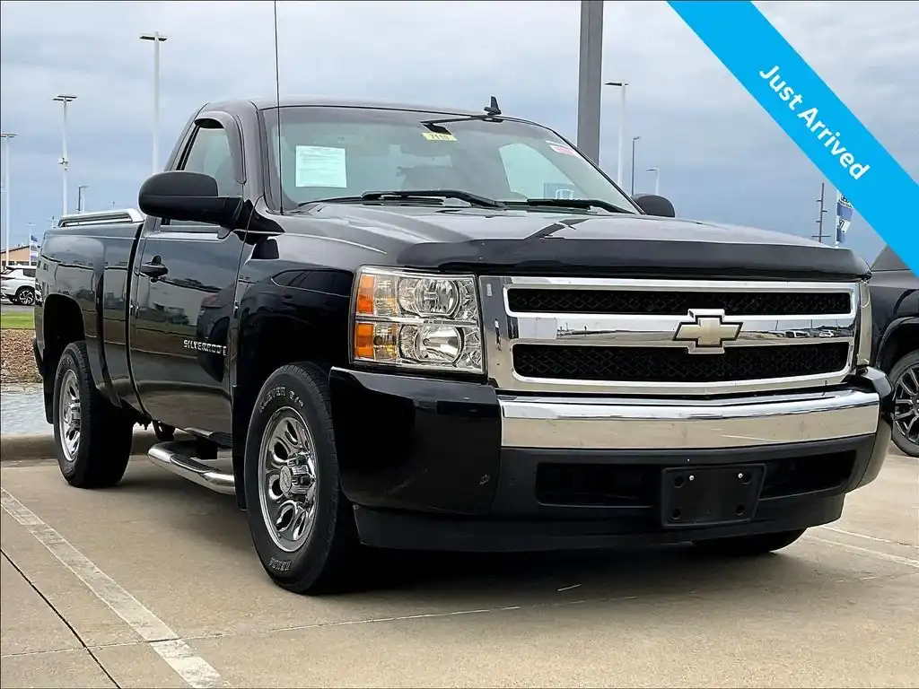 2008 Chevrolet Silverado 1500 Work Truck Regular Cab SWB's photo