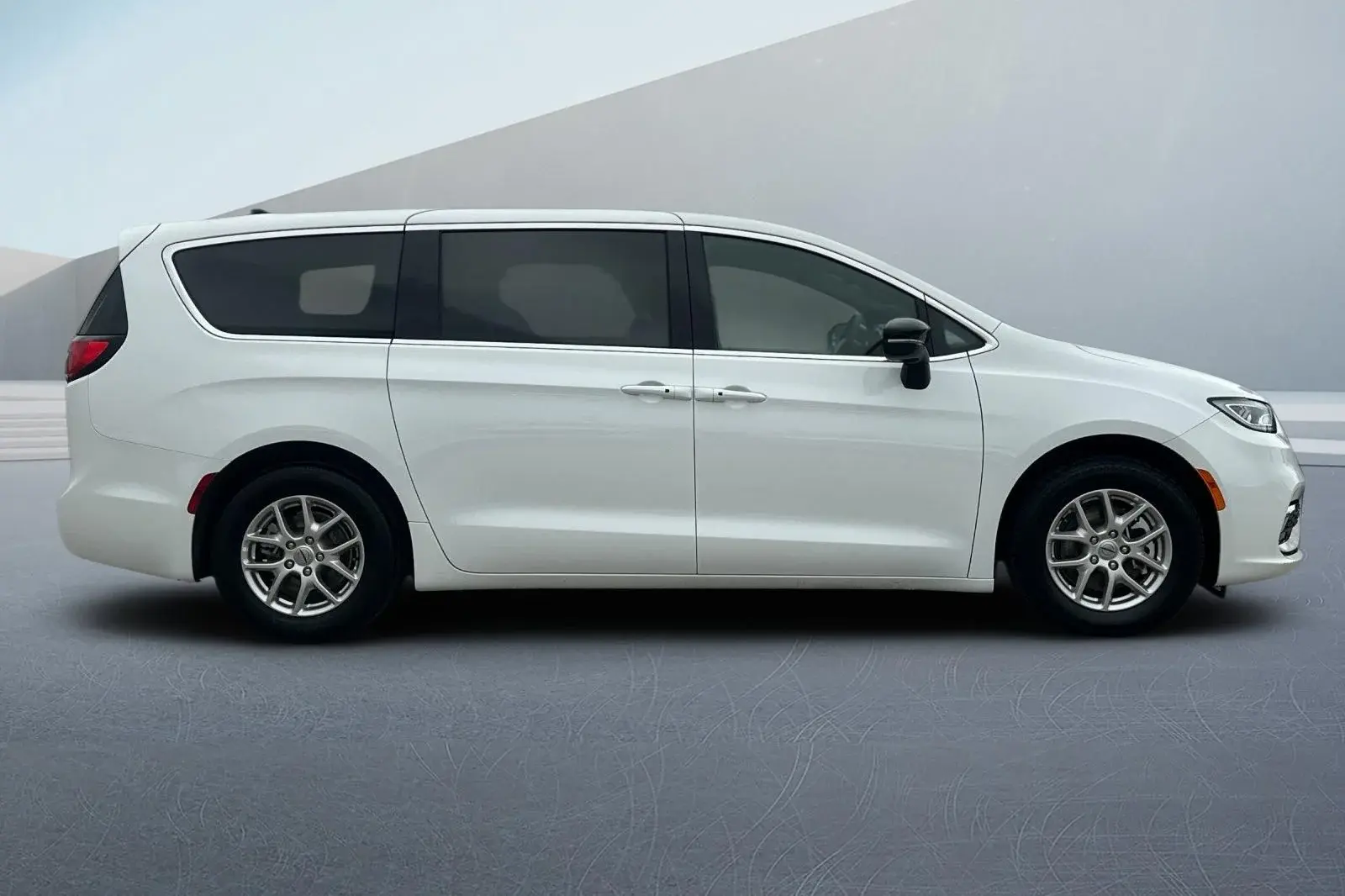 2025 Chrysler Pacifica Select photo 3