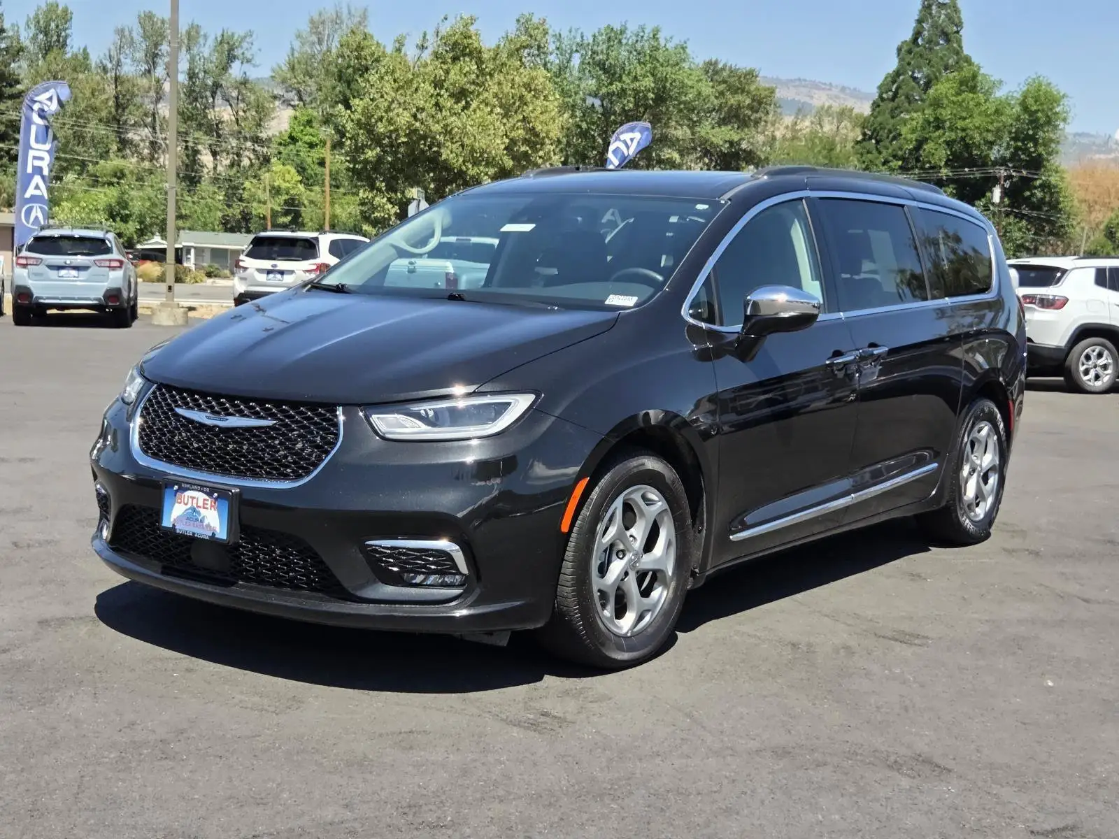 2023 Chrysler Pacifica Limited photo 1