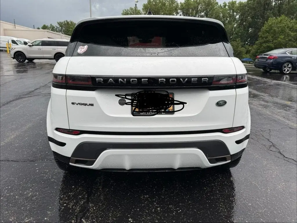 2023 Land Rover Range Rover Evoque R-Dynamic S photo 4