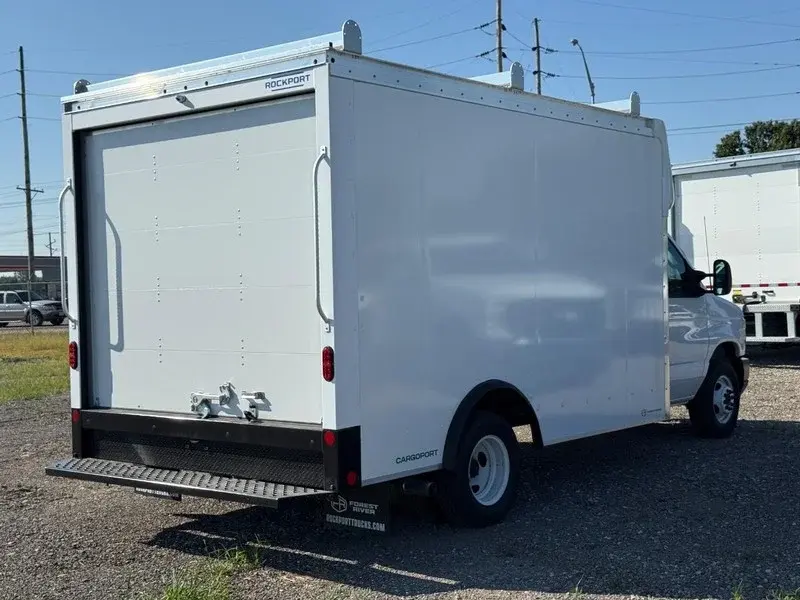 2027 Ford E-Series DRW E-350 Super Duty 158 in WB photo 4