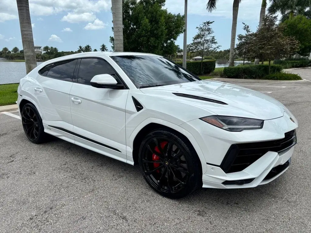 2024 Lamborghini Urus 4.0 V8 S photo 4