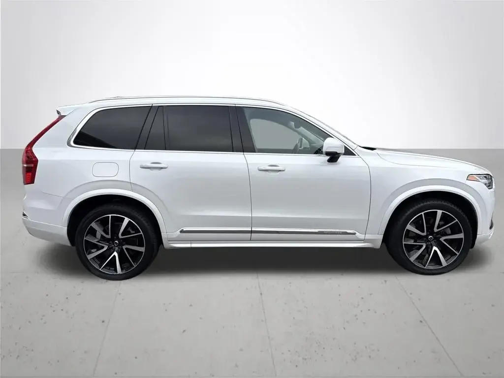 2022 Volvo XC90 T8 Recharge Inscription Expression Extended Range 6-Passenger photo 5
