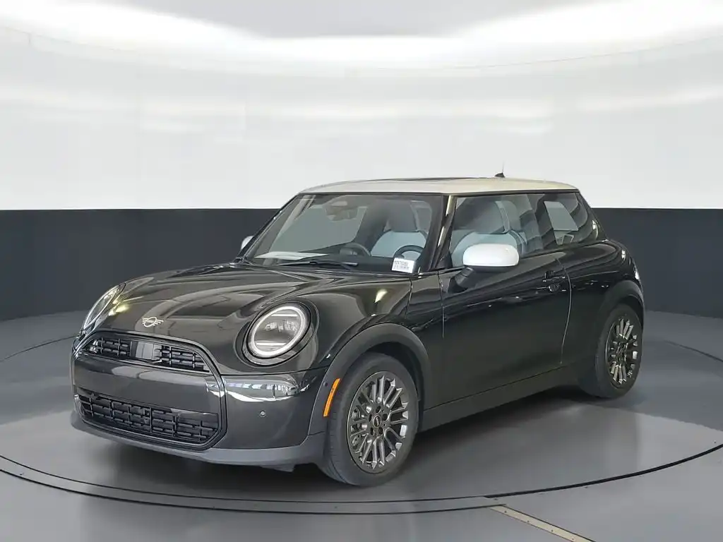 2026 MINI Hardtop's photo