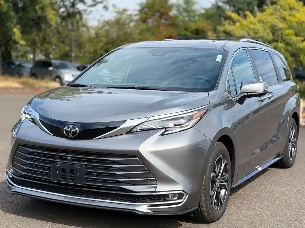 2026 Toyota Sienna Platinum 7-Passenger Hybrid AWD's photo