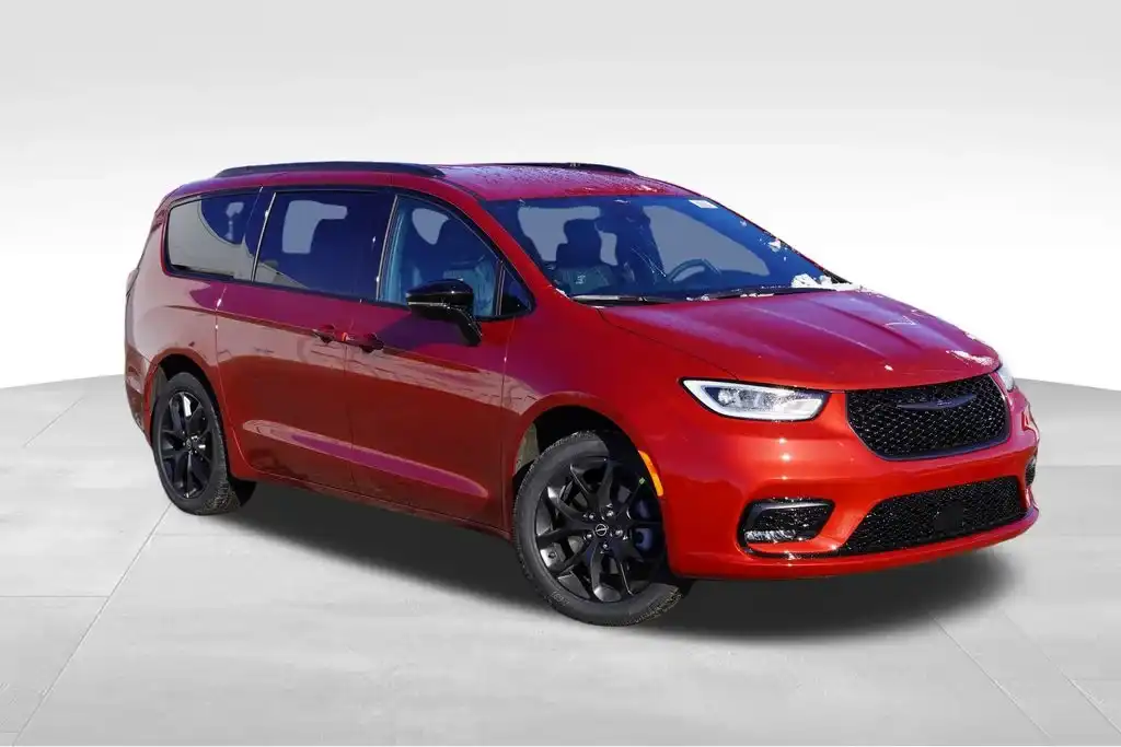 2026 Chrysler Pacifica Select AWD's photo