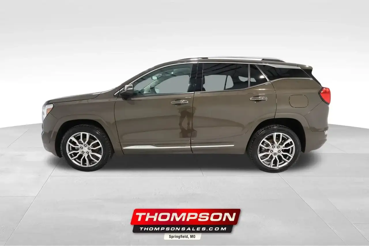 2023 GMC Terrain Denali AWD's photo