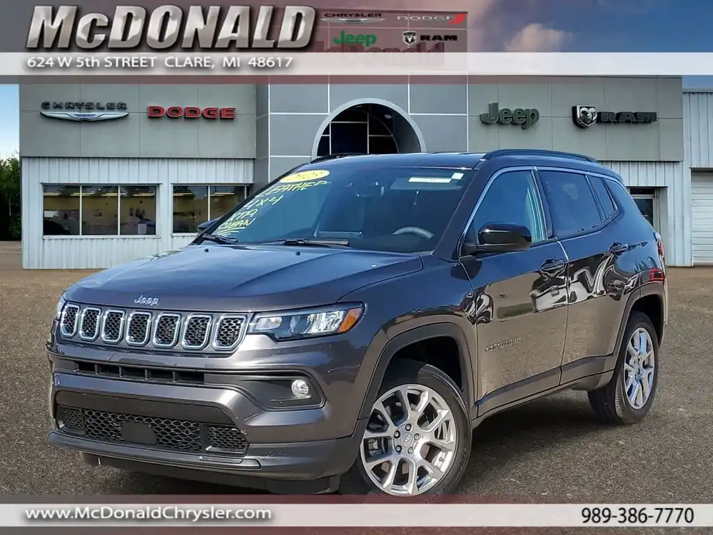 2023 Jeep Compass Latitude Lux 4X4's photo
