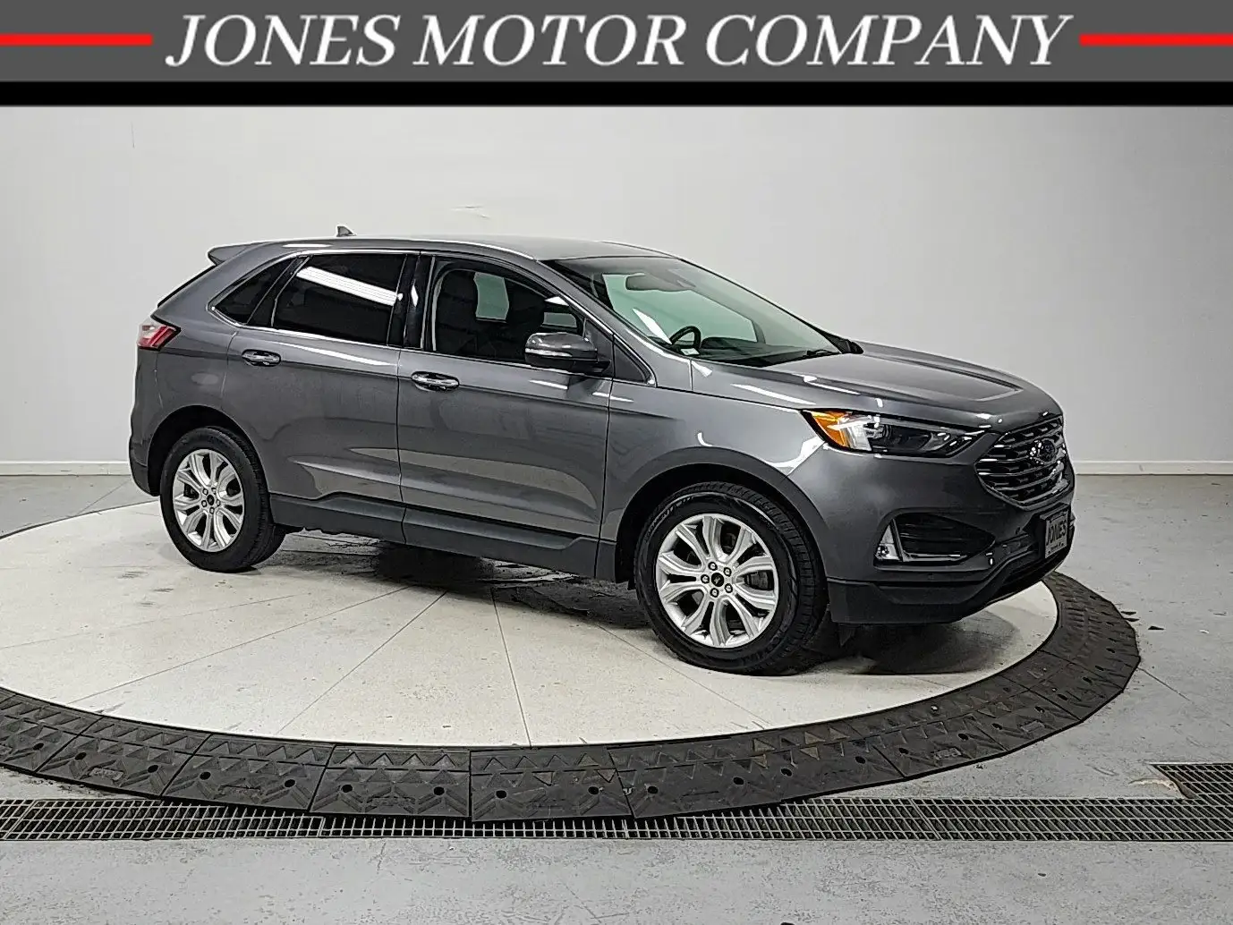 2023 Ford Edge Titanium AWD photo 1