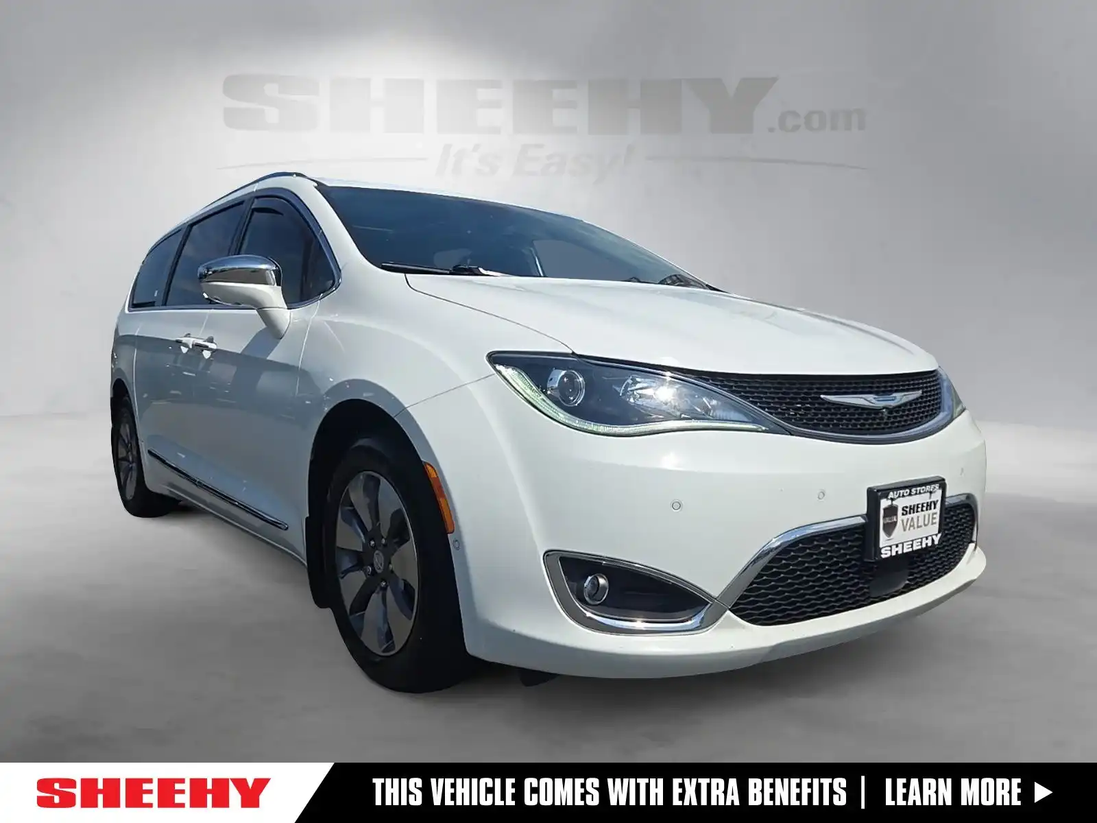 2020 Chrysler Pacifica Hybrid Limited's photo