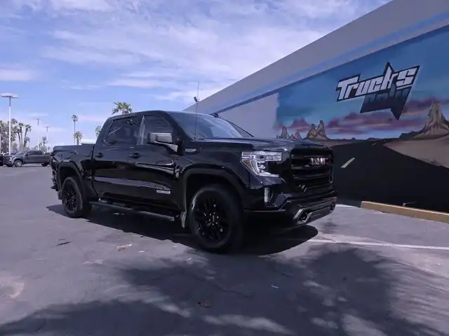 2020 GMC Sierra Elevation 4WD Crew Cab Short Box's photo