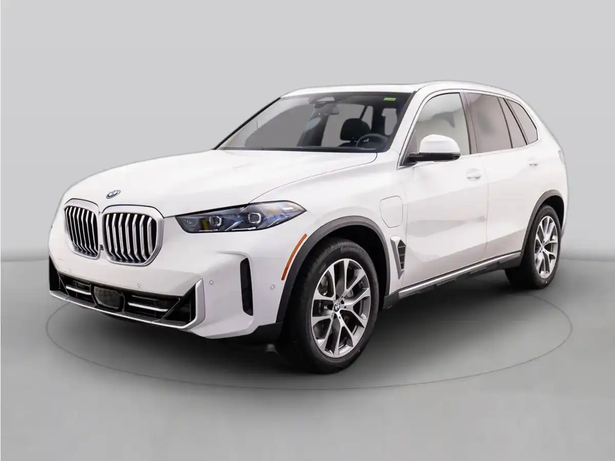 2026 BMW X5 xDrive50e's photo