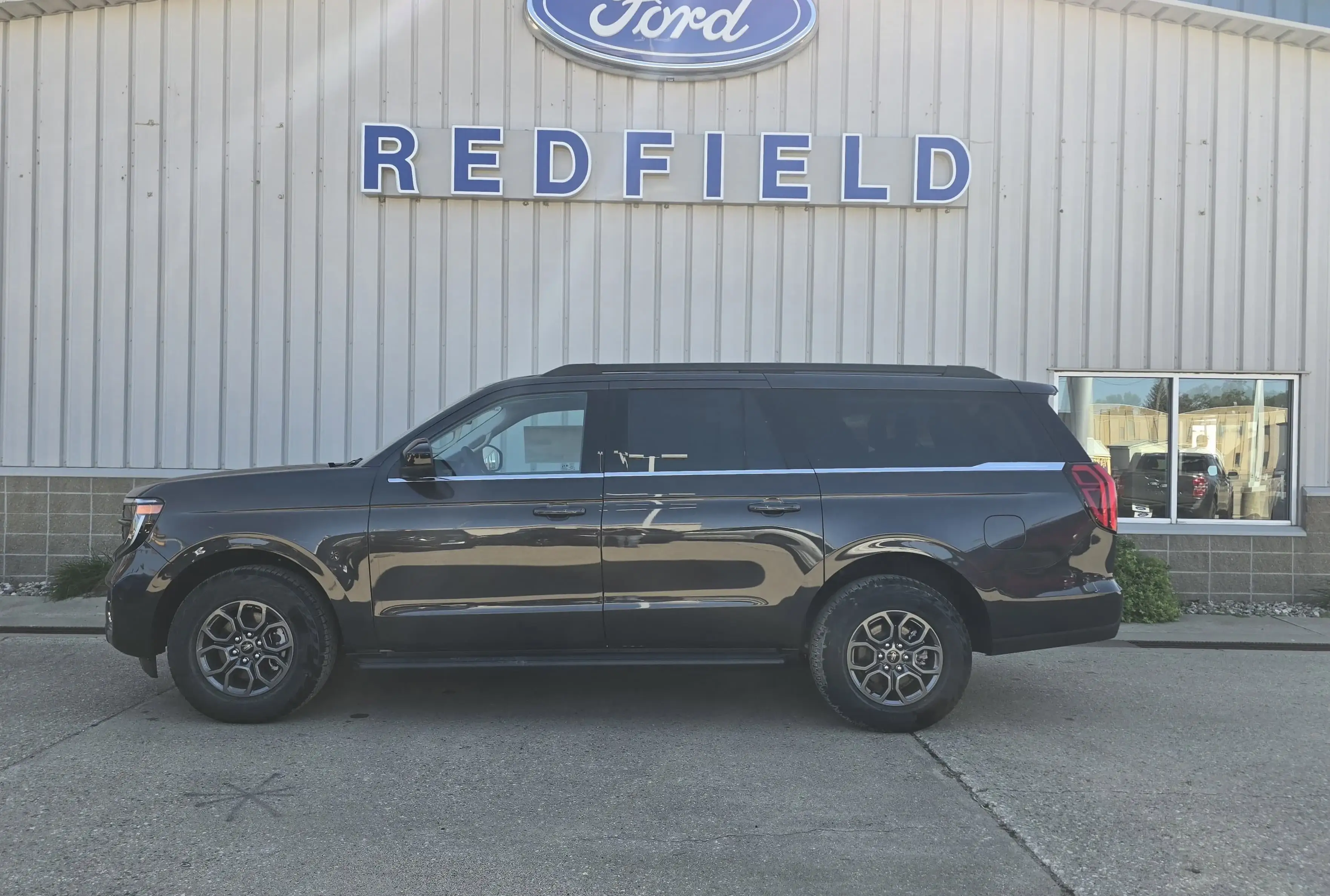 2025 Ford Expedition Active MAX 4x4 photo 1