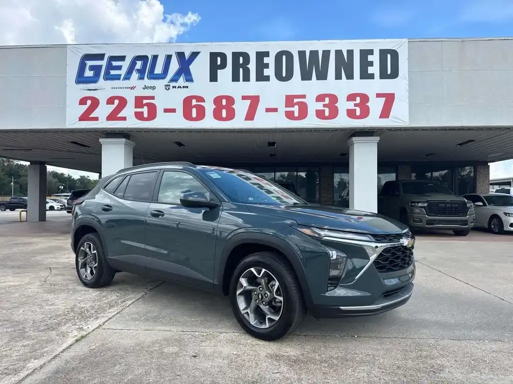 2025 Chevrolet Trax LT's photo