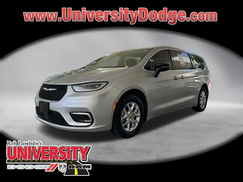 2024 Chrysler Pacifica Touring L's photo