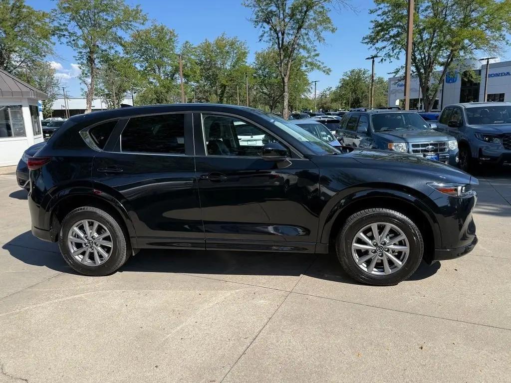 2024 Mazda CX-5 S Select Package Auto AWD photo 3