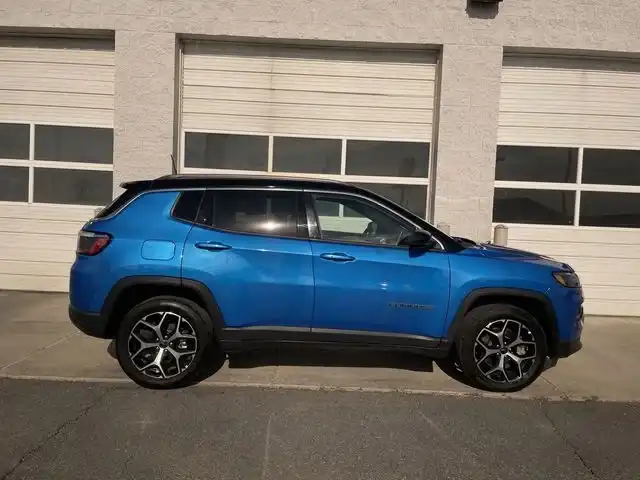 2025 Jeep Compass Limited 4X4's photo