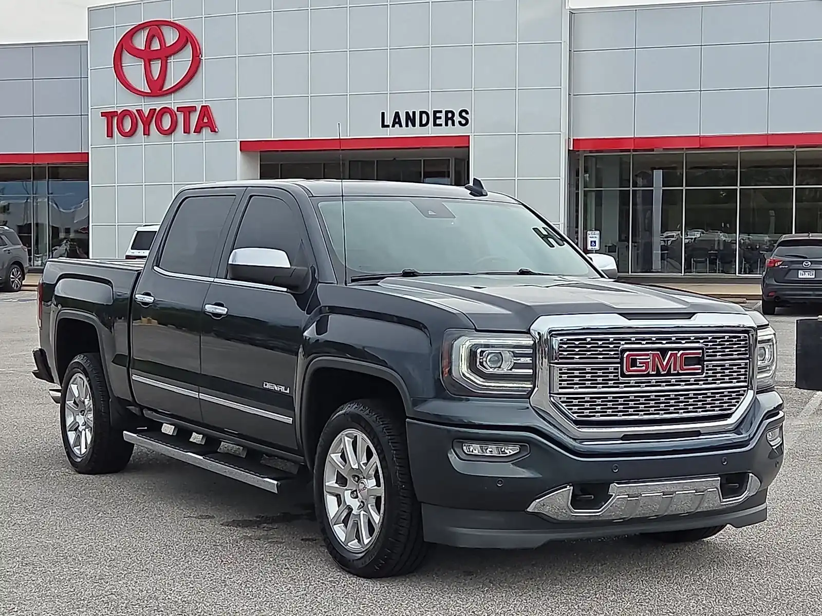 2018 GMC Sierra 4WD Crew Cab Standard Box's photo