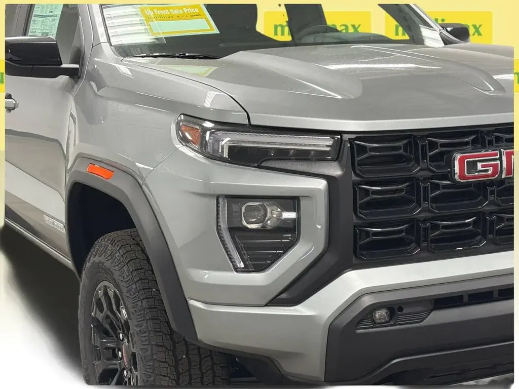 2026 GMC Canyon 2WD Elevation Crew Cab Short Box photo 4